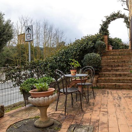 Enchanting Flat With Patio In Abbadia A Isola Monteriggioni Ngoại thất bức ảnh
