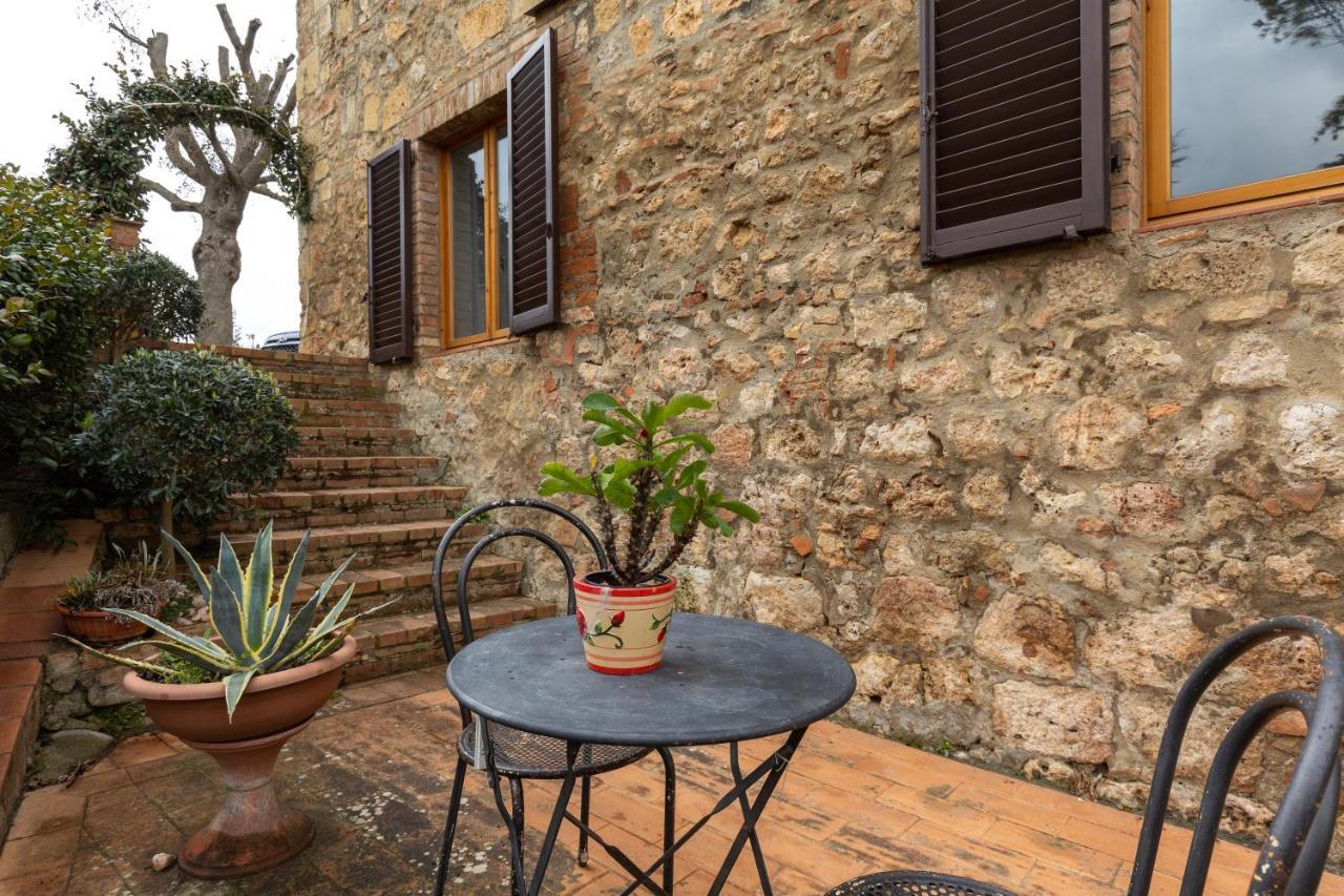 Enchanting Flat With Patio In Abbadia A Isola Monteriggioni Ngoại thất bức ảnh