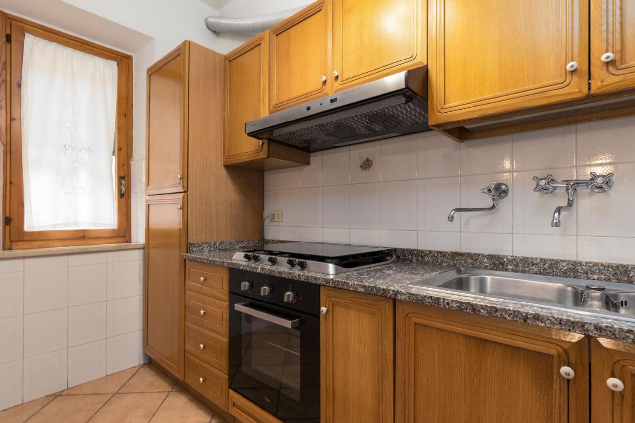 Enchanting Flat With Patio In Abbadia A Isola Monteriggioni Ngoại thất bức ảnh