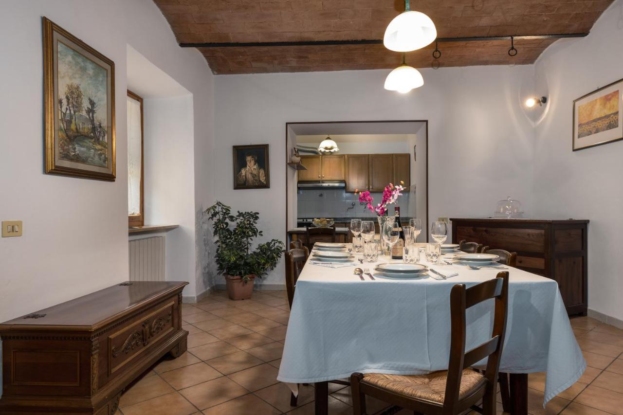 Enchanting Flat With Patio In Abbadia A Isola Monteriggioni Ngoại thất bức ảnh