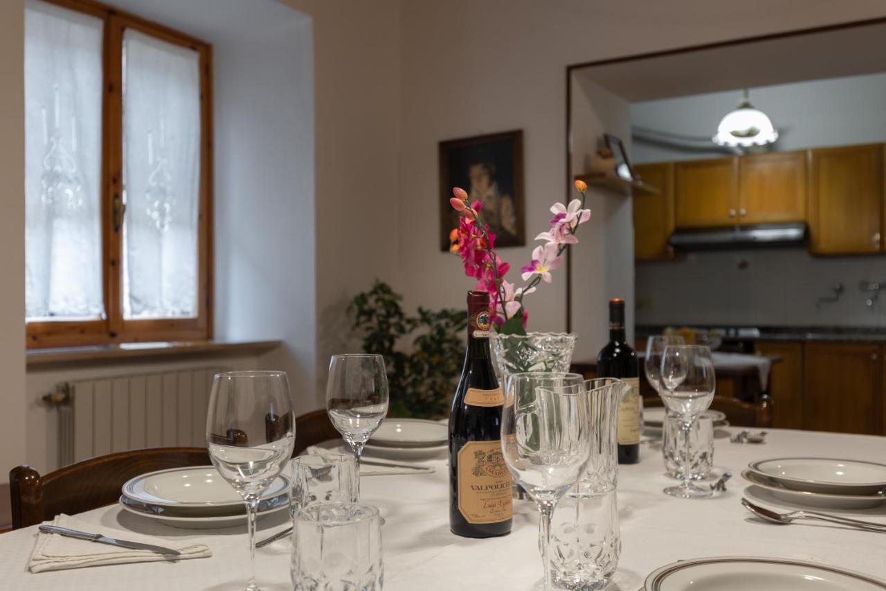 Enchanting Flat With Patio In Abbadia A Isola Monteriggioni Ngoại thất bức ảnh