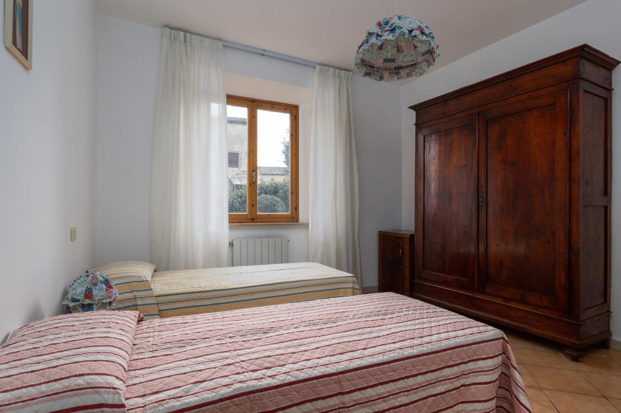 Enchanting Flat With Patio In Abbadia A Isola Monteriggioni Ngoại thất bức ảnh