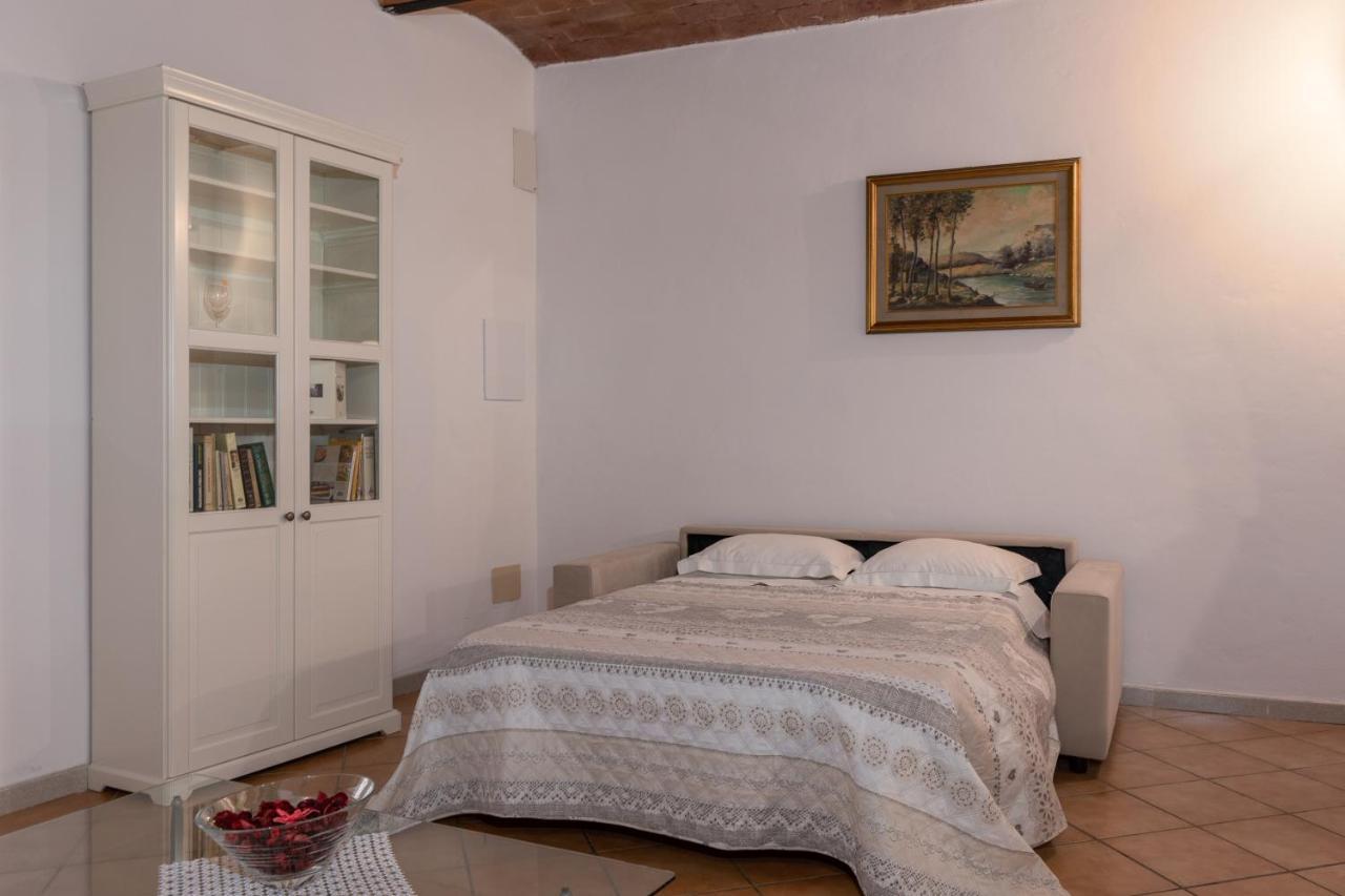 Enchanting Flat With Patio In Abbadia A Isola Monteriggioni Ngoại thất bức ảnh